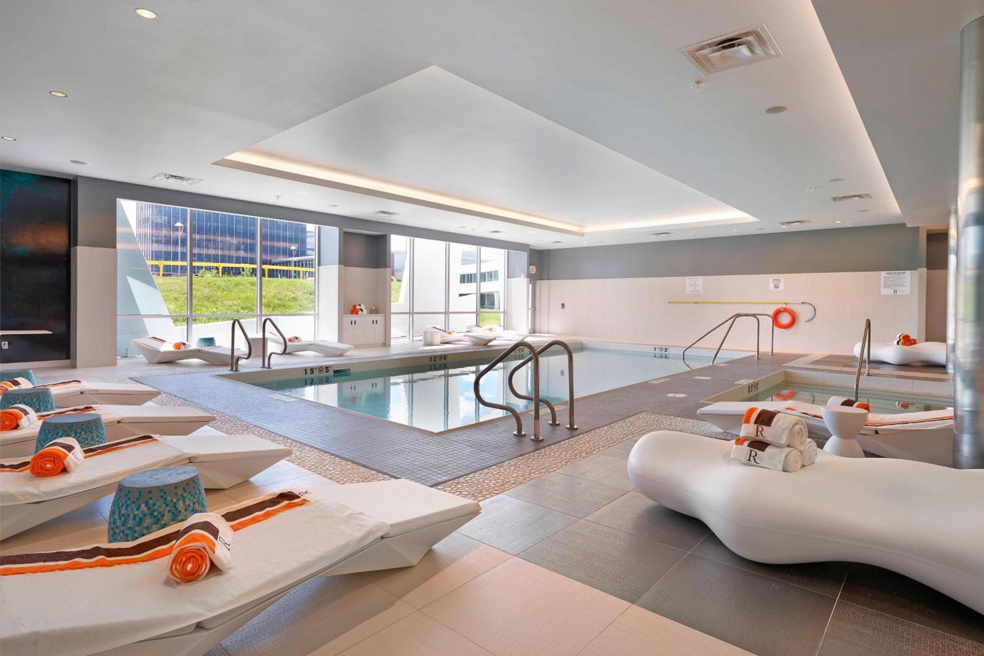Renaissance Edmonton Airport Hotel Ниску Екстериор снимка