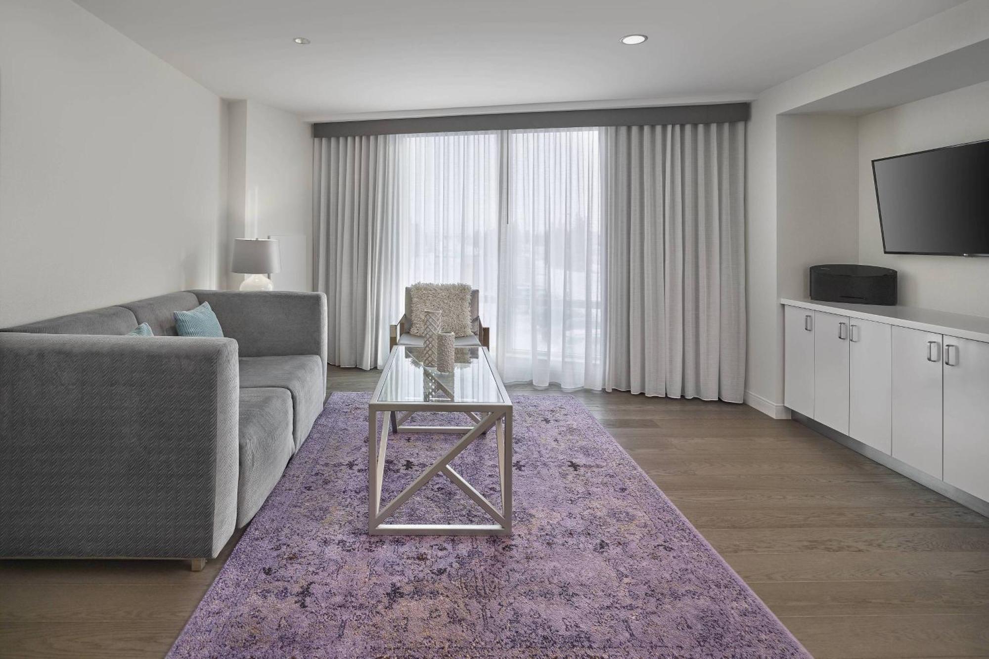 Renaissance Edmonton Airport Hotel Ниску Екстериор снимка