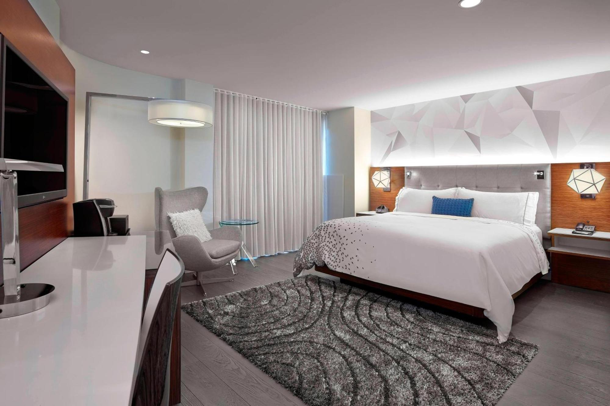Renaissance Edmonton Airport Hotel Ниску Екстериор снимка