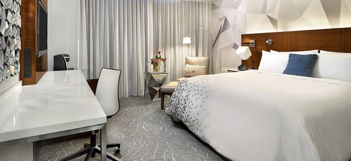 Renaissance Edmonton Airport Hotel Ниску Екстериор снимка